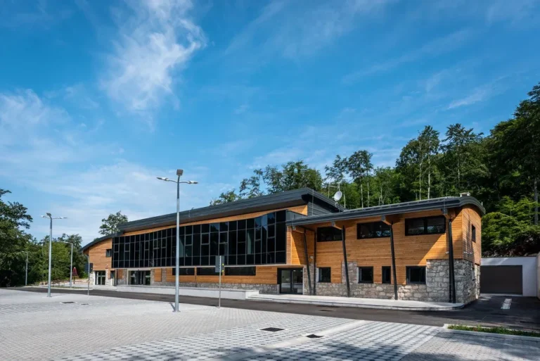 Centar za posjetitelje Poklon - Poklon visitor centre